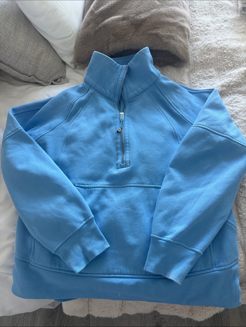 Lululemon Aero Blue Scuba size m/L quarter zip